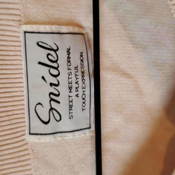 Snidel button up sweater top. - Picture 3 of 4